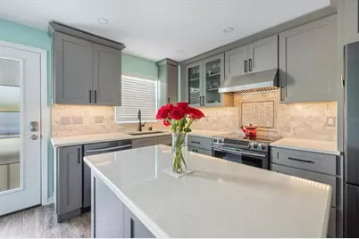 116 Vista Hermosa Circle #204C, Sarasota, FL 34242 - Photo 5