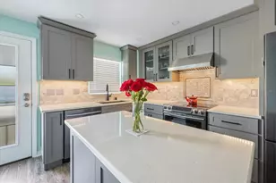 116 Vista Hermosa Cir, Sarasota, FL 34242 - Photo 5