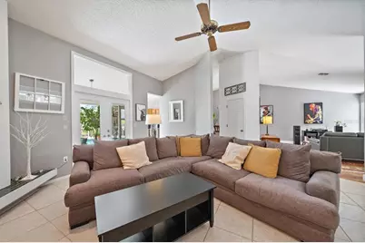 4732 Meadowview Circle, Sarasota, FL 34233 - Photo 7