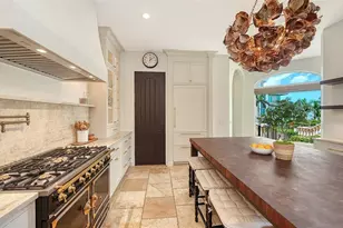 1023 Tocobaga Ln, Sarasota, FL 34236 - Photo 23