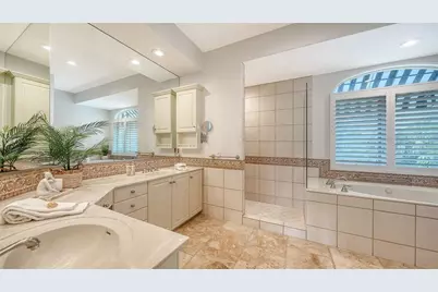 1023 Tocobaga Lane, Sarasota, FL 34236 - Photo 35