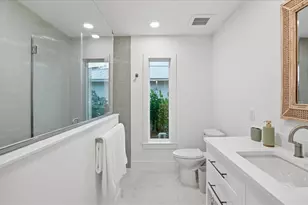618 Gladstone Ln, Holmes Beach, FL 34217 - Photo 51