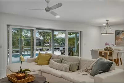 618 Gladstone Lane, Holmes Beach, FL 34217 - Photo 17
