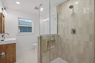 618 Gladstone Ln, Holmes Beach, FL 34217 - Photo 53