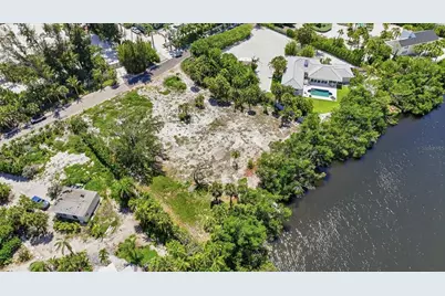 7723 Sanderling Road, Sarasota, FL 34242 - Photo 15