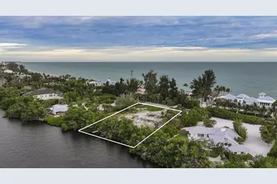 7723 Sanderling Road, Sarasota, FL 34242 - Photo 9