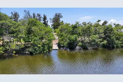7723 Sanderling Road, Sarasota, FL 34242 - Photo 5