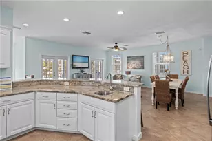 7005 Holmes Blvd, Holmes Beach, FL 34217 - Photo 13