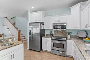 7005 Holmes Blvd, Holmes Beach, FL 34217 - Photo 11