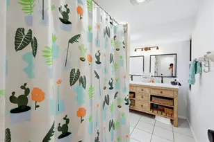 4913 Almanza Ave, Sarasota, FL 34235 - Photo 23