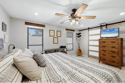 4913 Almanza Avenue, Sarasota, FL 34235 - Photo 17