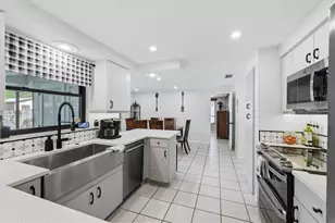 4913 Almanza Ave, Sarasota, FL 34235 - Photo 13