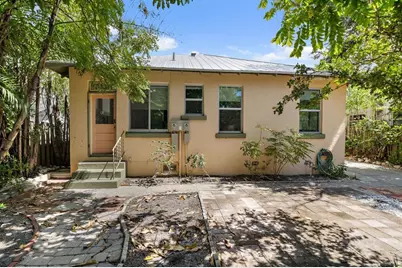 320 Ohio Place, Sarasota, FL 34236 - Photo 1