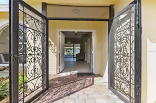 8432 Palm Lakes Ct, Sarasota, FL 34243 - Photo 17