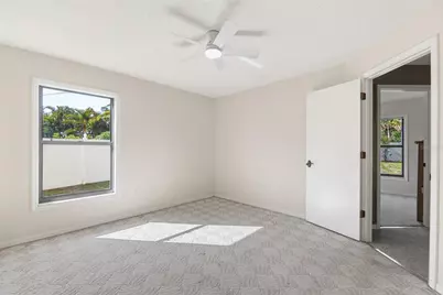 8432 Palm Lakes Court, Sarasota, FL 34243 - Photo 11