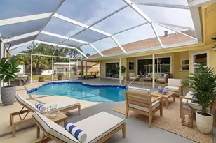 8432 Palm Lakes Ct, Sarasota, FL 34243 - Photo 5