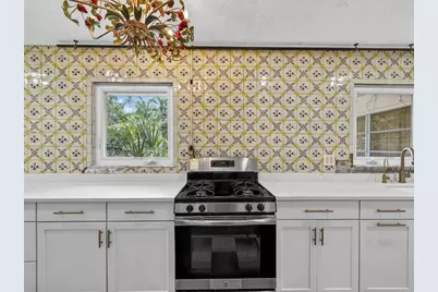 5927 Driftwood Avenue, Sarasota, FL 34231 - Photo 9