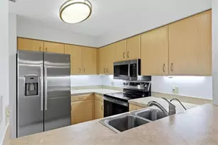 6420 Carrington Cir, Sarasota, FL 34238 - Photo 11