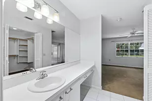 6420 Carrington Cir, Sarasota, FL 34238 - Photo 21