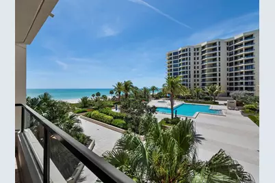 1211 Gulf Of Mexico Drive #109, Longboat Key, FL 34228 - Photo 9