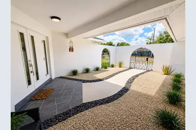 2806 Satsuma Drive, Sarasota, FL 34239 - Photo 5