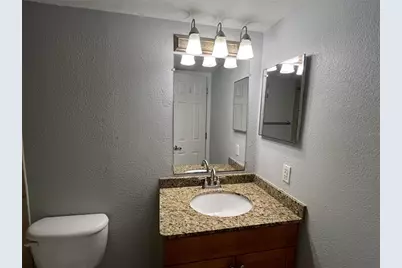 2650 Coconut Bay Ln Lane #527 (2J), Sarasota, FL 34237 - Photo 11