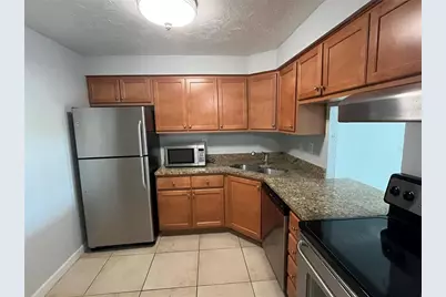 2650 Coconut Bay Ln Lane #527 (2J), Sarasota, FL 34237 - Photo 3