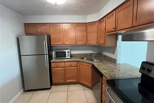 2650 Coconut Bay Ln Ln, Sarasota, FL 34237 - Photo 3