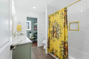 5378 Sarapointe Ct, Sarasota, FL 34232 - Photo 23