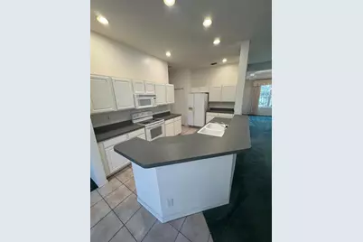 7884 Kavanagh Court, Sarasota, FL 34240 - Photo 3