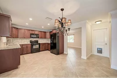 1330 Georgetowne Circle, Sarasota, FL 34232 - Photo 9