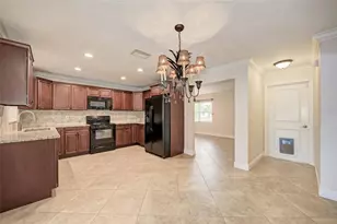 1330 Georgetowne Cir, Sarasota, FL 34232 - Photo 9
