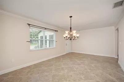 1330 Georgetowne Circle, Sarasota, FL 34232 - Photo 7