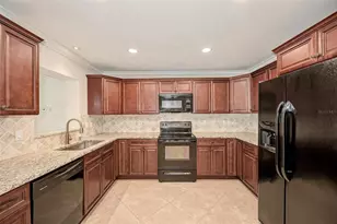 1330 Georgetowne Cir, Sarasota, FL 34232 - Photo 13