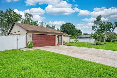 1330 Georgetowne Circle, Sarasota, FL 34232 - Photo 3