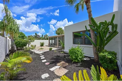 609 Woodlawn Drive, Bradenton, FL 34210 - Photo 5