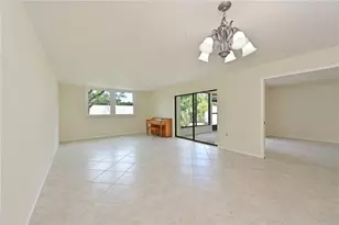 609 Woodlawn Dr, Bradenton, FL 34210 - Photo 5