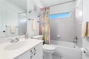 4817 Post Pointe Dr, Sarasota, FL 34233 - Photo 19