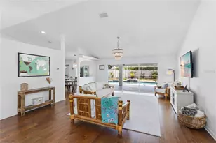 4817 Post Pointe Dr, Sarasota, FL 34233 - Photo 5