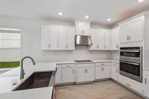 7008 Foxboro Wy, Nokomis, FL 34275 - Photo 11