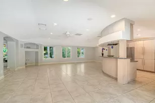 3424 Tanglewood Dr, Sarasota, FL 34239 - Photo 21