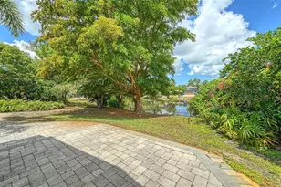 3424 Tanglewood Dr, Sarasota, FL 34239 - Photo 19