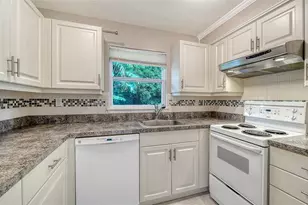 3424 Tanglewood Dr, Sarasota, FL 34239 - Photo 55