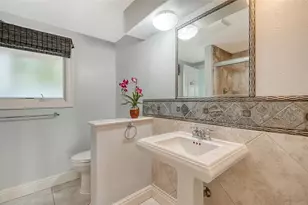 3424 Tanglewood Dr, Sarasota, FL 34239 - Photo 39
