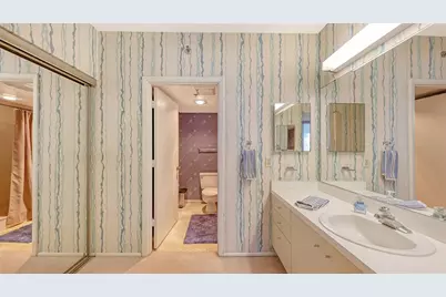 1045 Gulf Of Mexico Drive #301, Longboat Key, FL 34228 - Photo 25