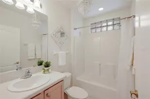 216 Vista Del Lago Way, Venice, FL 34292 - Photo 19