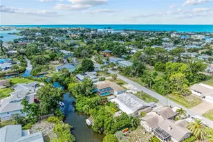 312 Winfield Way, Nokomis, FL 34275 - Photo 1
