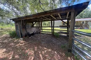 9827 SE Hoth Rd, Arcadia, FL 34266 - Photo 11