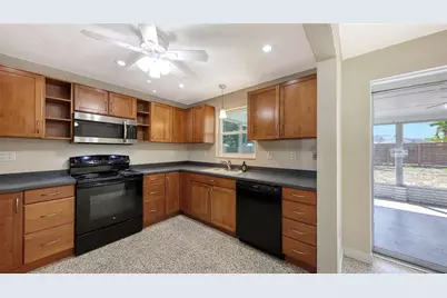 2542 Tulip Street, Sarasota, FL 34239 - Photo 9