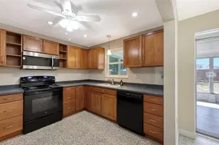 2542 Tulip St, Sarasota, FL 34239 - Photo 9